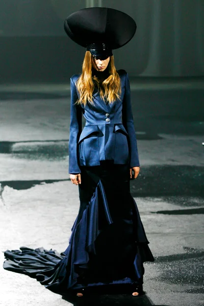 Look 13